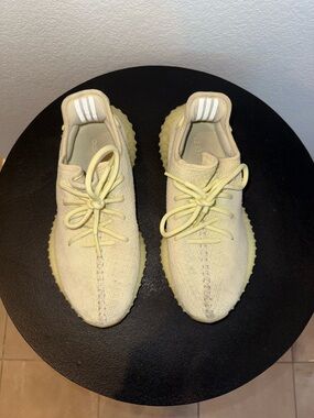 Yeezy Boost 350 V2 Butter Yellow Primeknit Sneakers
